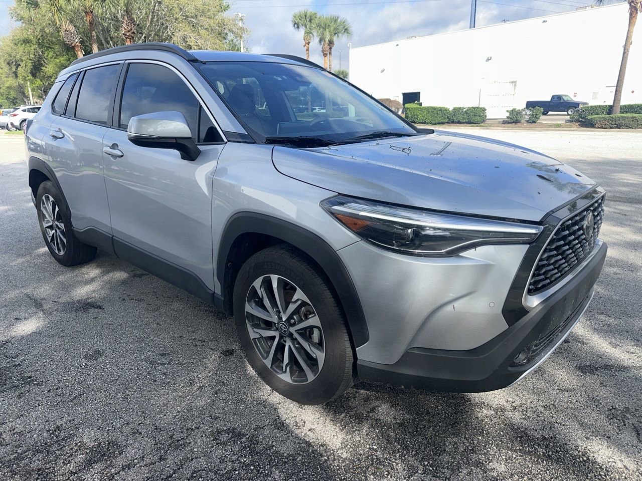 Used 2022 Toyota Corolla Cross XLE w/ Convenience Package image 7