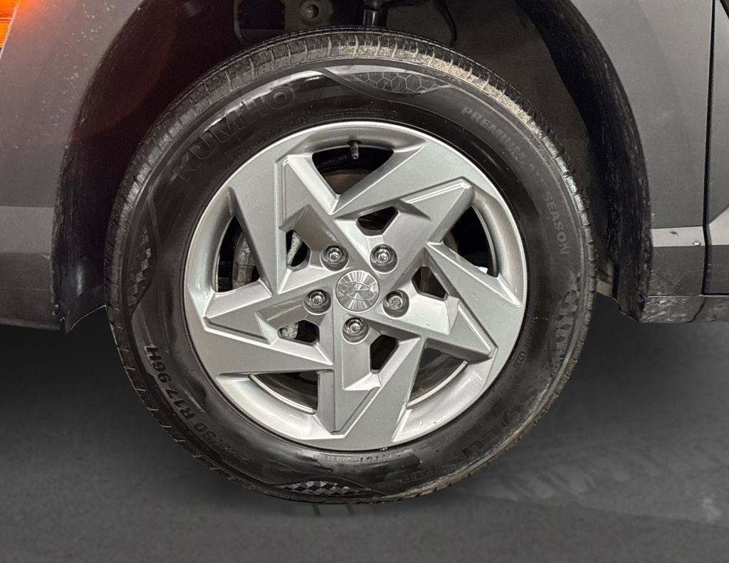 Used 2024 Hyundai Kona SE image 14