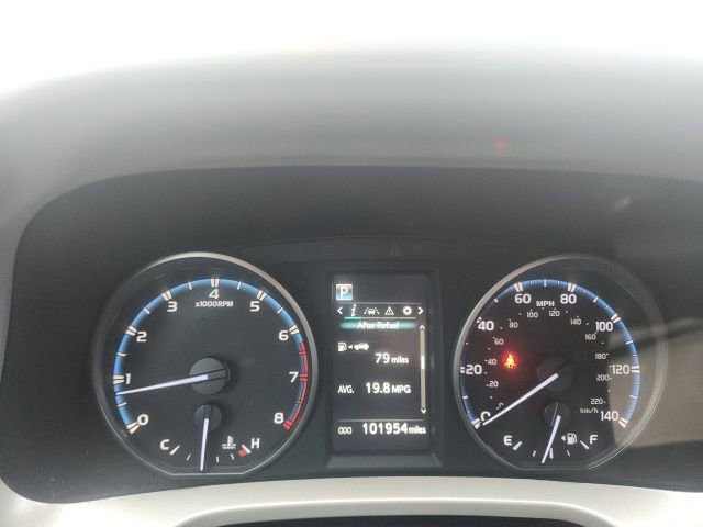 Used 2018 Toyota RAV4 LE image 9