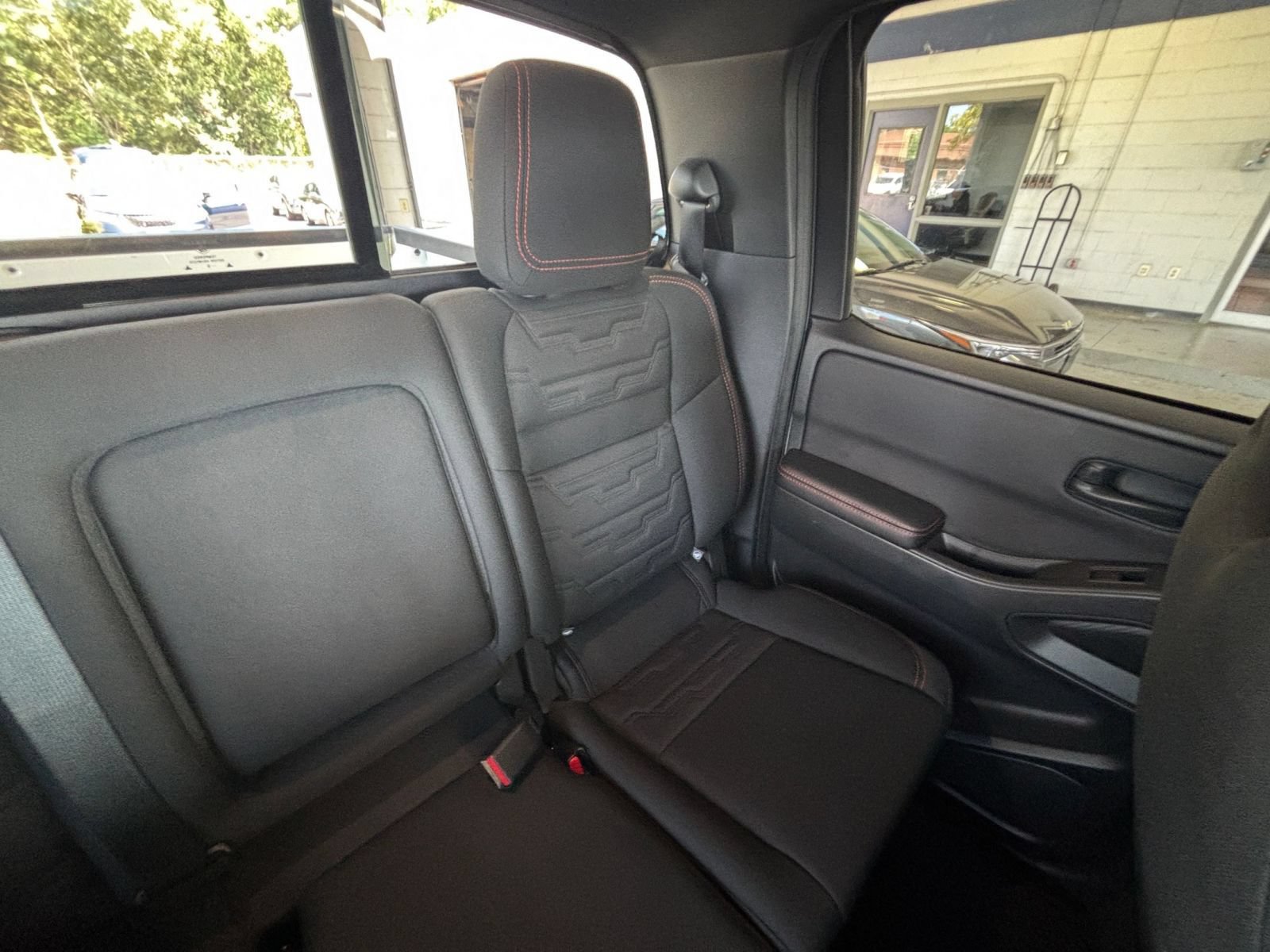 Used 2026 Nissan Frontier PRO-4X AWD/4WD image 37
