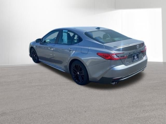Used 2025 Toyota Camry SE FWD image 4