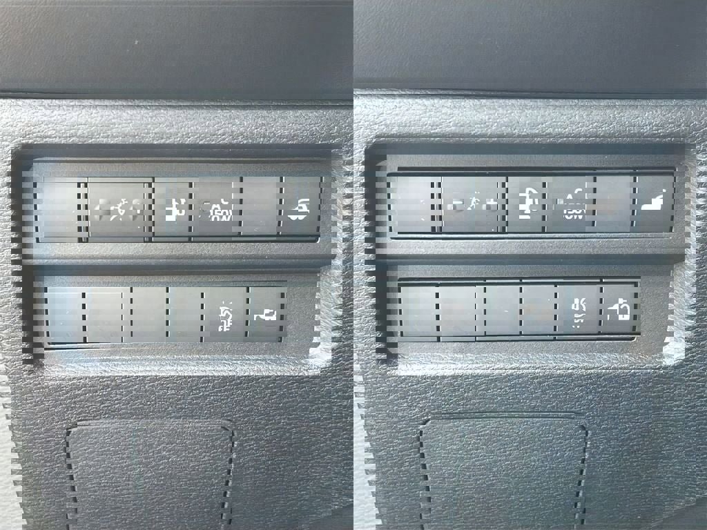 New 2025 Mitsubishi Outlander 4WD Plug-In Hybrid image 12