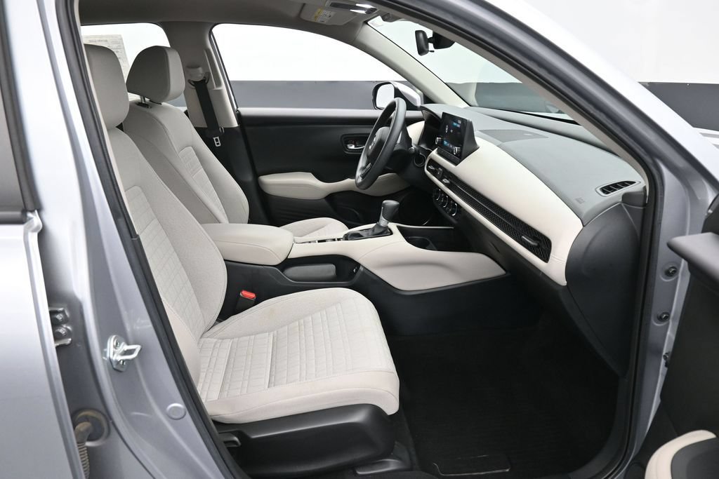 Certified 2023 Honda HR-V LX image 34