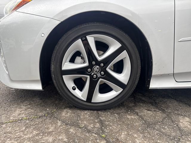 Used 2018 Toyota Prius Three Touring FWD image 26