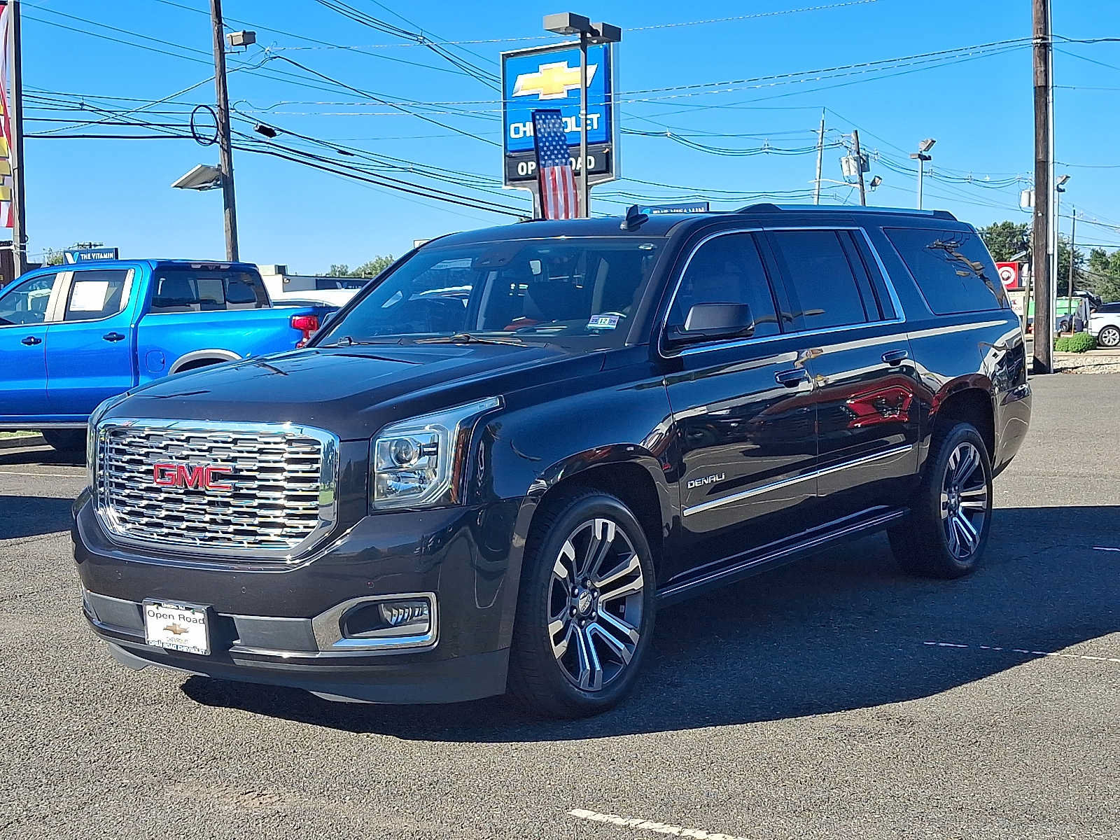 Certified 2020 GMC Yukon XL Denali w/ Denali Premium Package AWD/4WD image 3