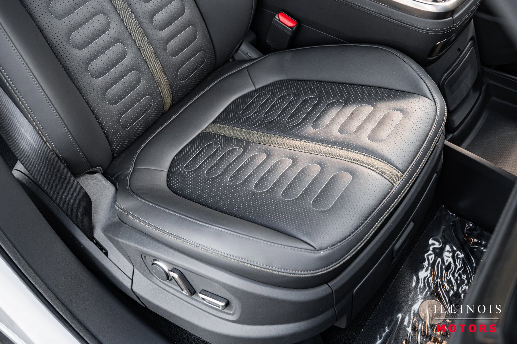 Used 2022 Rivian R1T Adventure image 41