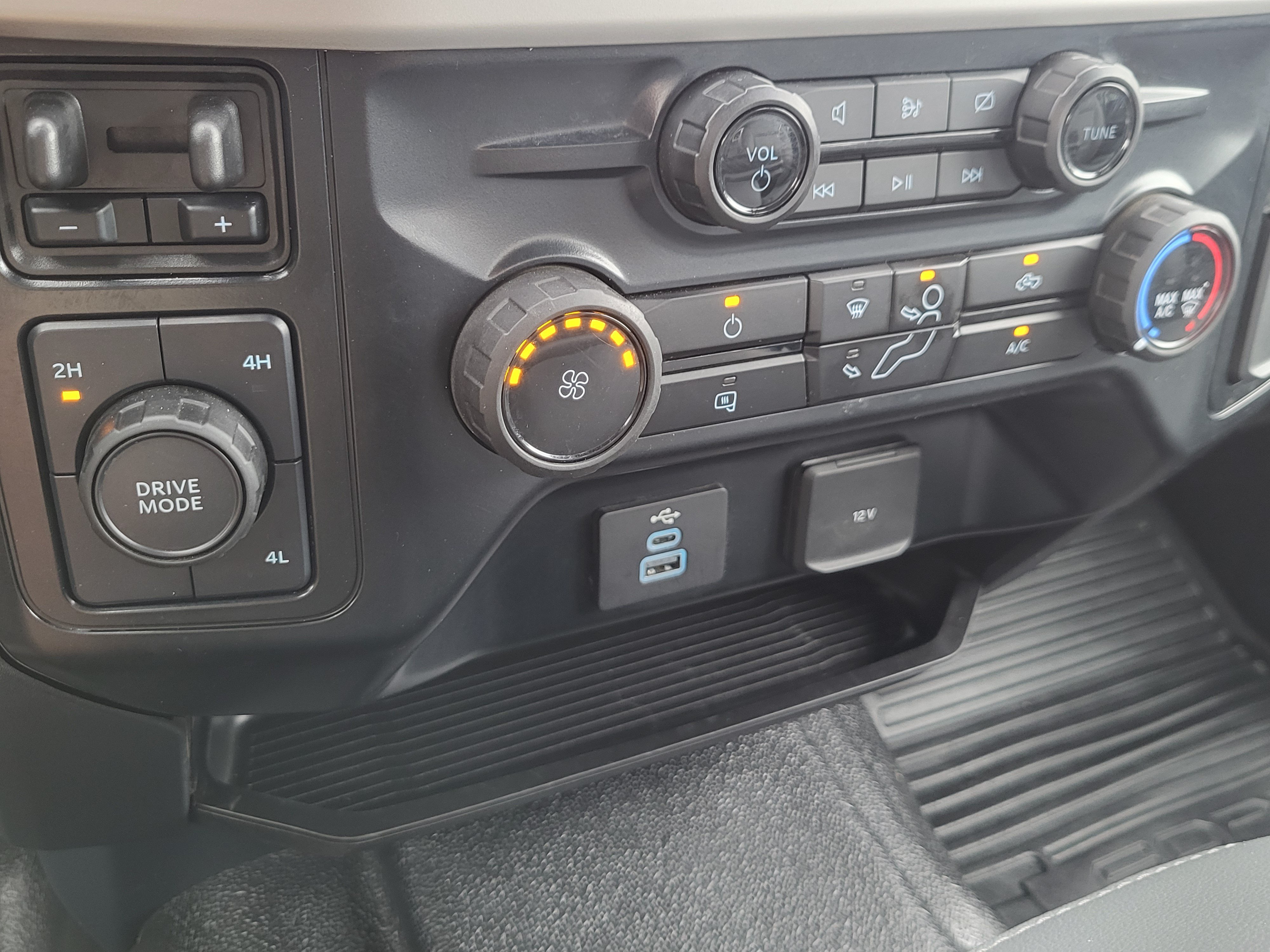 Used 2024 Ford F250 XL AWD/4WD image 17