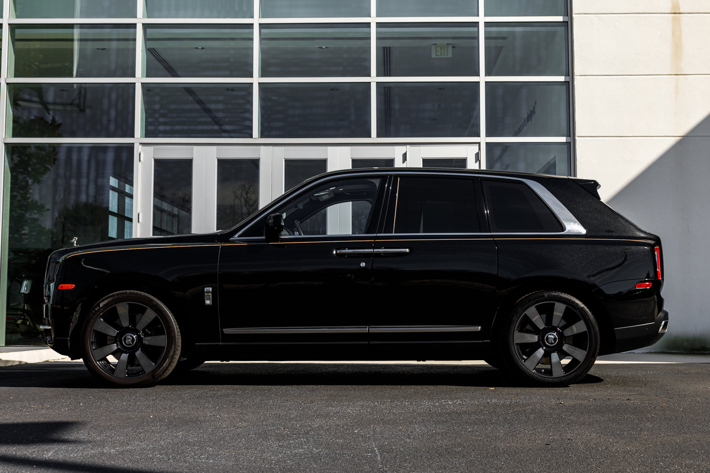 Used 2024 Rolls-Royce Cullinan Base w/ Cullinan Package image 4