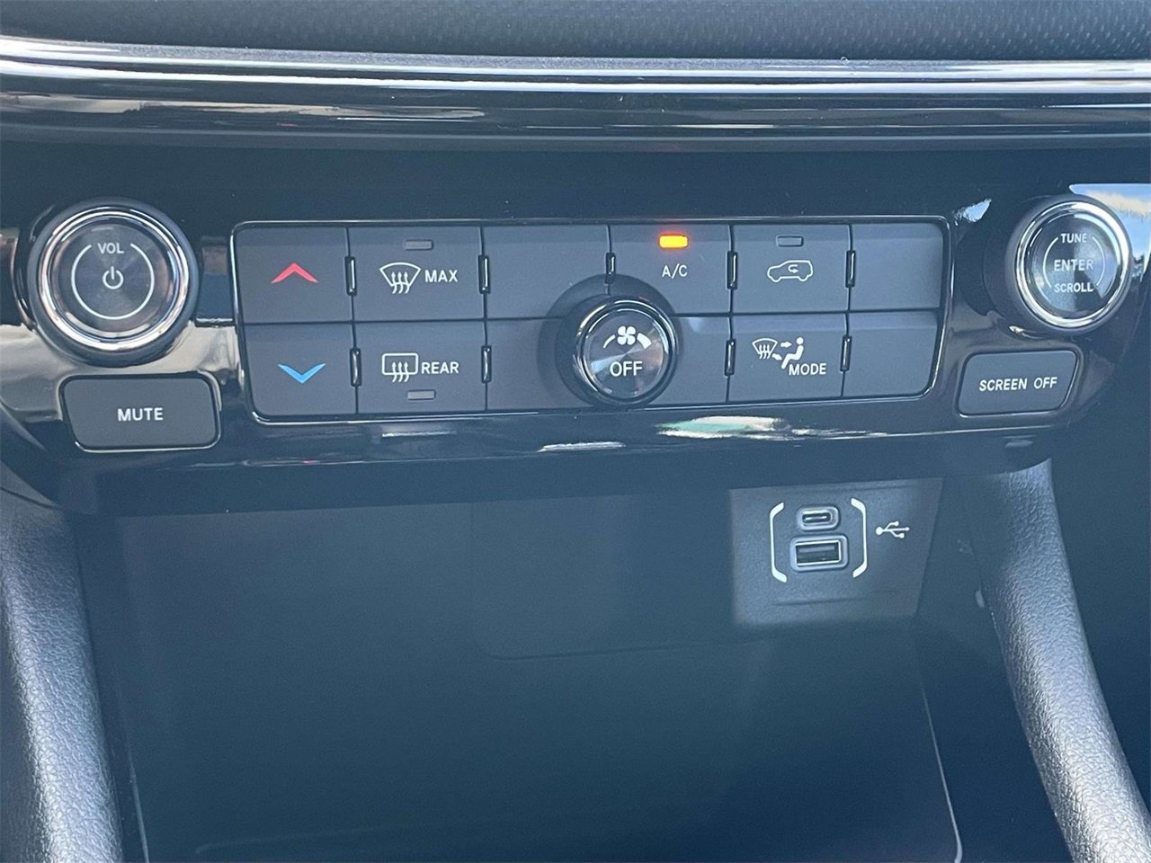 New 2026 Jeep Compass Latitude image 20