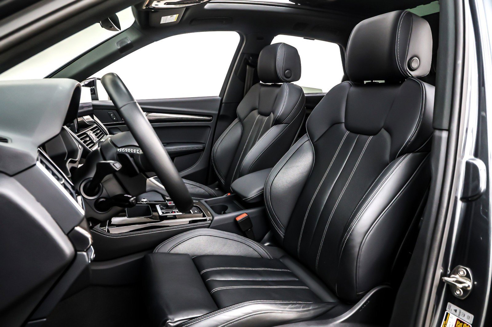 Used 2024 Audi SQ5 Premium Plus w/ Premium Plus Package image 18