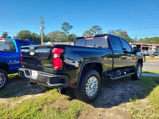 Used 2022 Chevrolet Silverado 3500 High Country AWD/4WD image 2