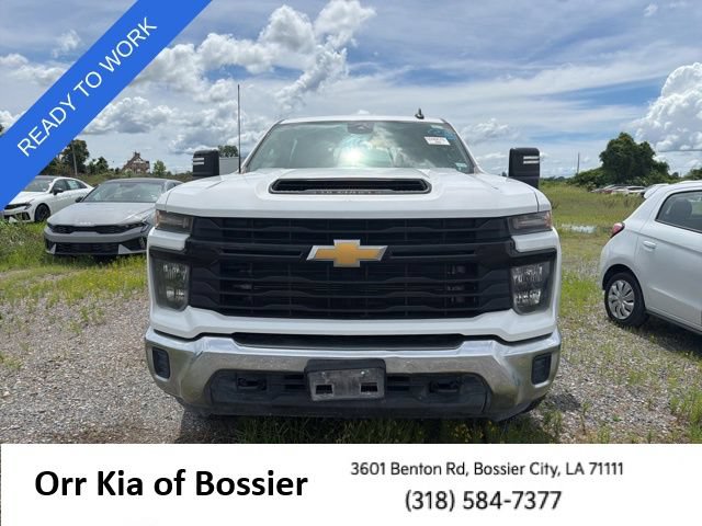 Used 2024 Chevrolet Silverado 2500 W/T w/ WT/CX Safety Package AWD/4WD image 2