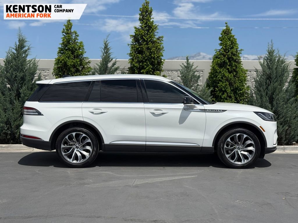 Used 2025 Lincoln Aviator Reserve w/ Illumination Package AWD/4WD image 9