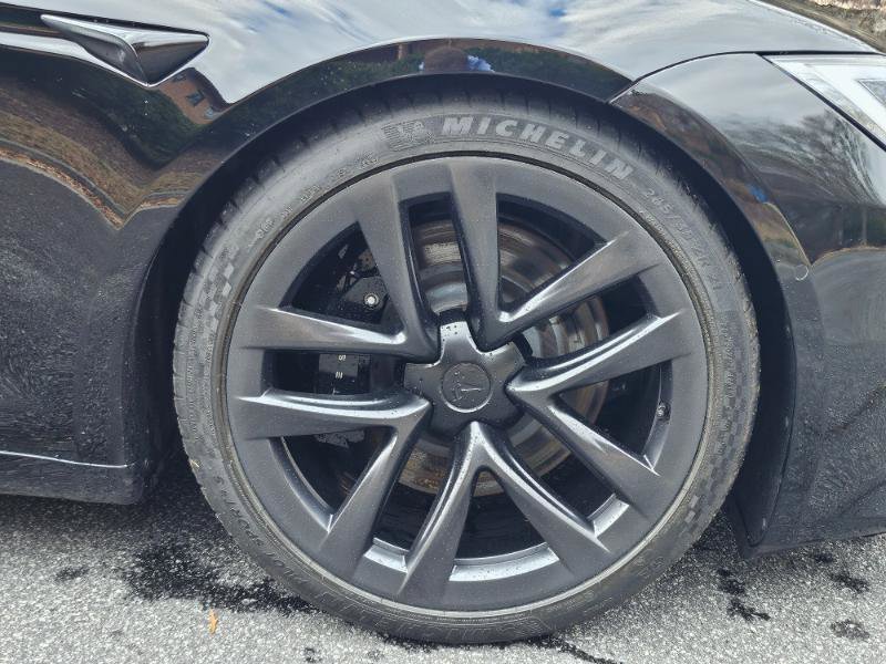 Used 2022 Tesla Model S Plaid image 7