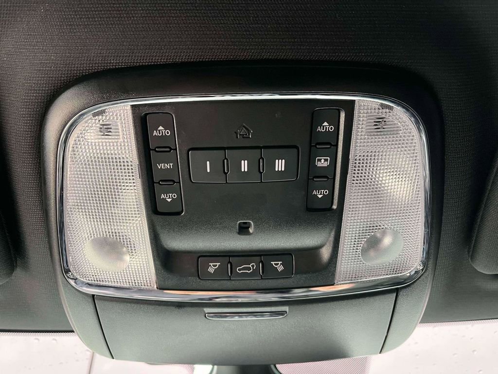 Used 2020 Jeep Grand Cherokee Limited X image 23