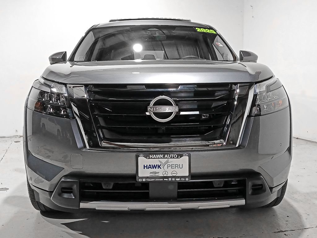 Used 2025 Nissan Pathfinder Platinum w/ Cargo Package AWD/4WD image 2