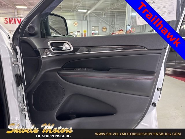 Used 2018 Jeep Grand Cherokee Trailhawk image 44