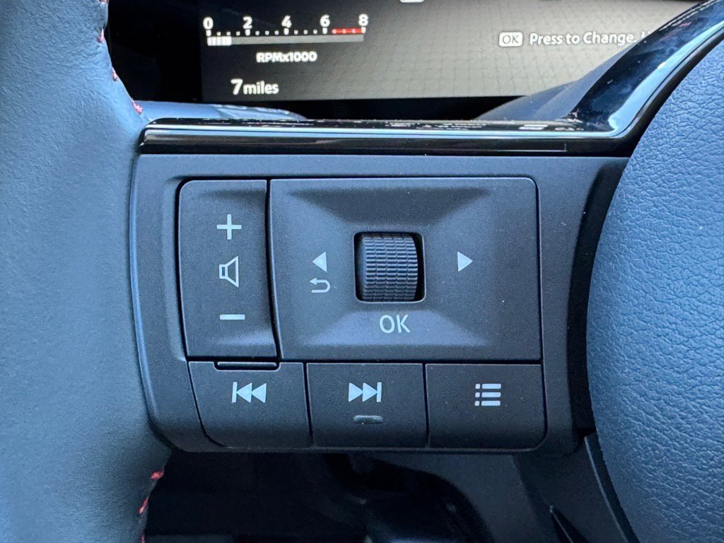 New 2026 Nissan Kicks SR w/ SR Premium Package FWD image 9