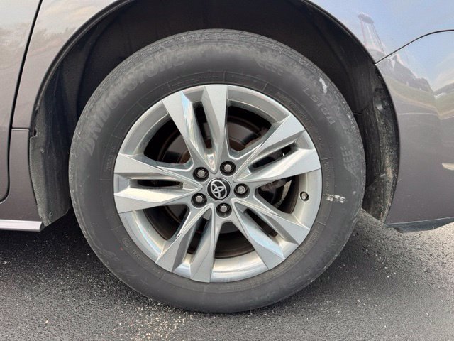 Used 2024 Toyota Sienna XLE w/ XLE Plus Package AWD/4WD image 11