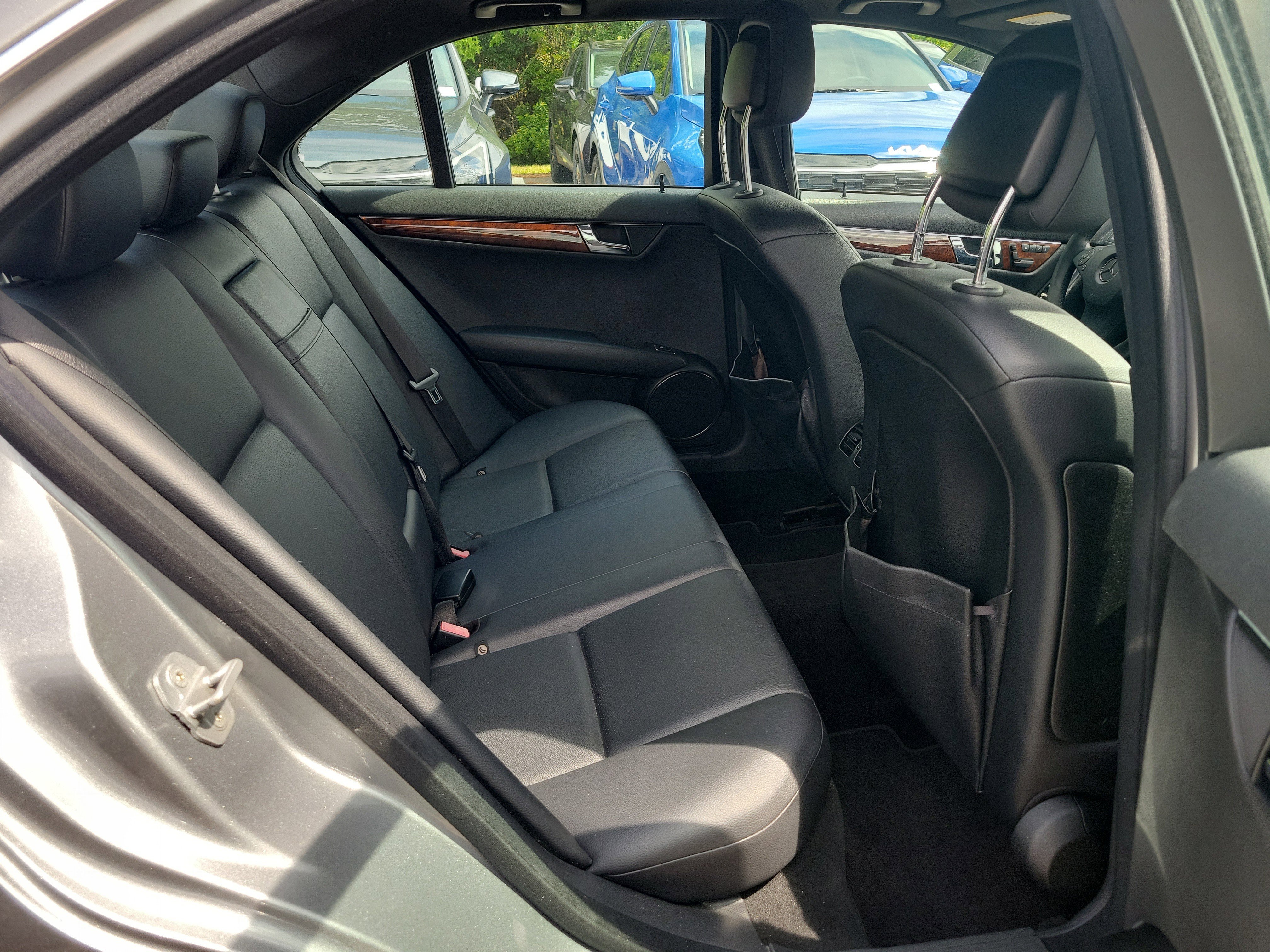 Used 2010 Mercedes-Benz C 300 Sedan image 12