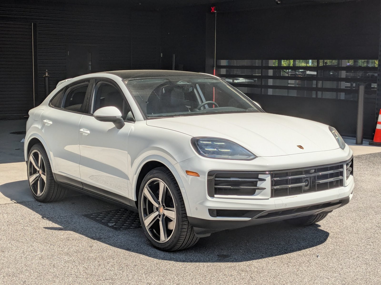 New 2026 Porsche Cayenne Coupe AWD/4WD image 7