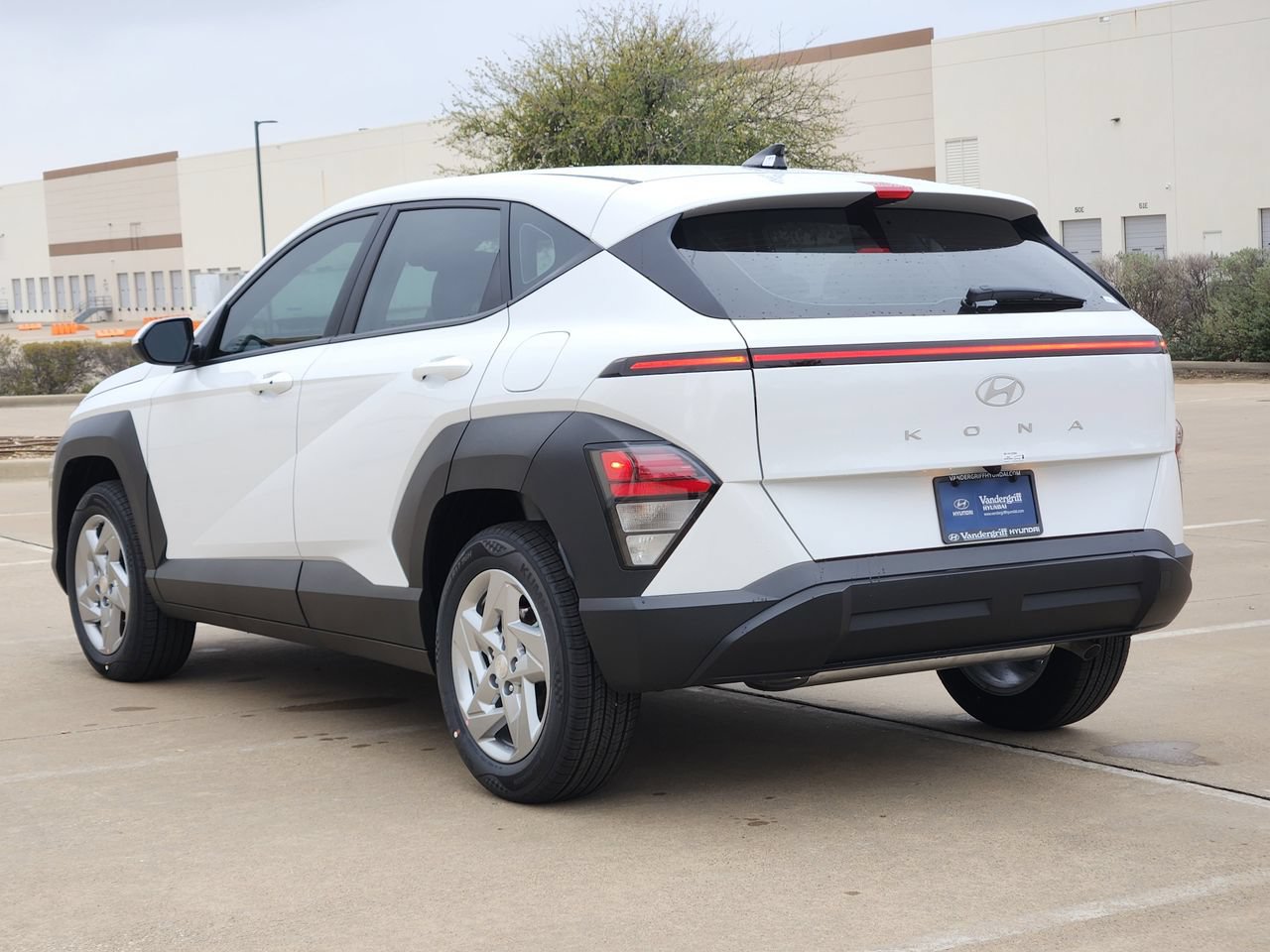 New 2026 Hyundai Kona SE FWD image 3