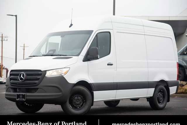 Used 2025 Mercedes-Benz Sprinter 2500 image 1