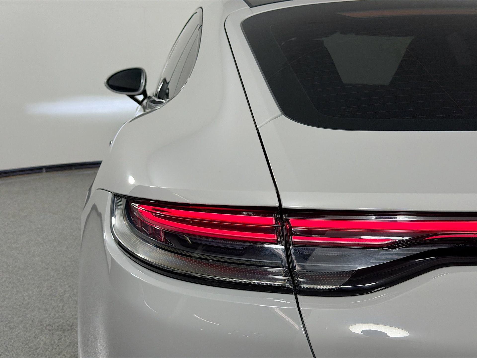 Certified 2023 Porsche Panamera Platinum Edition image 16