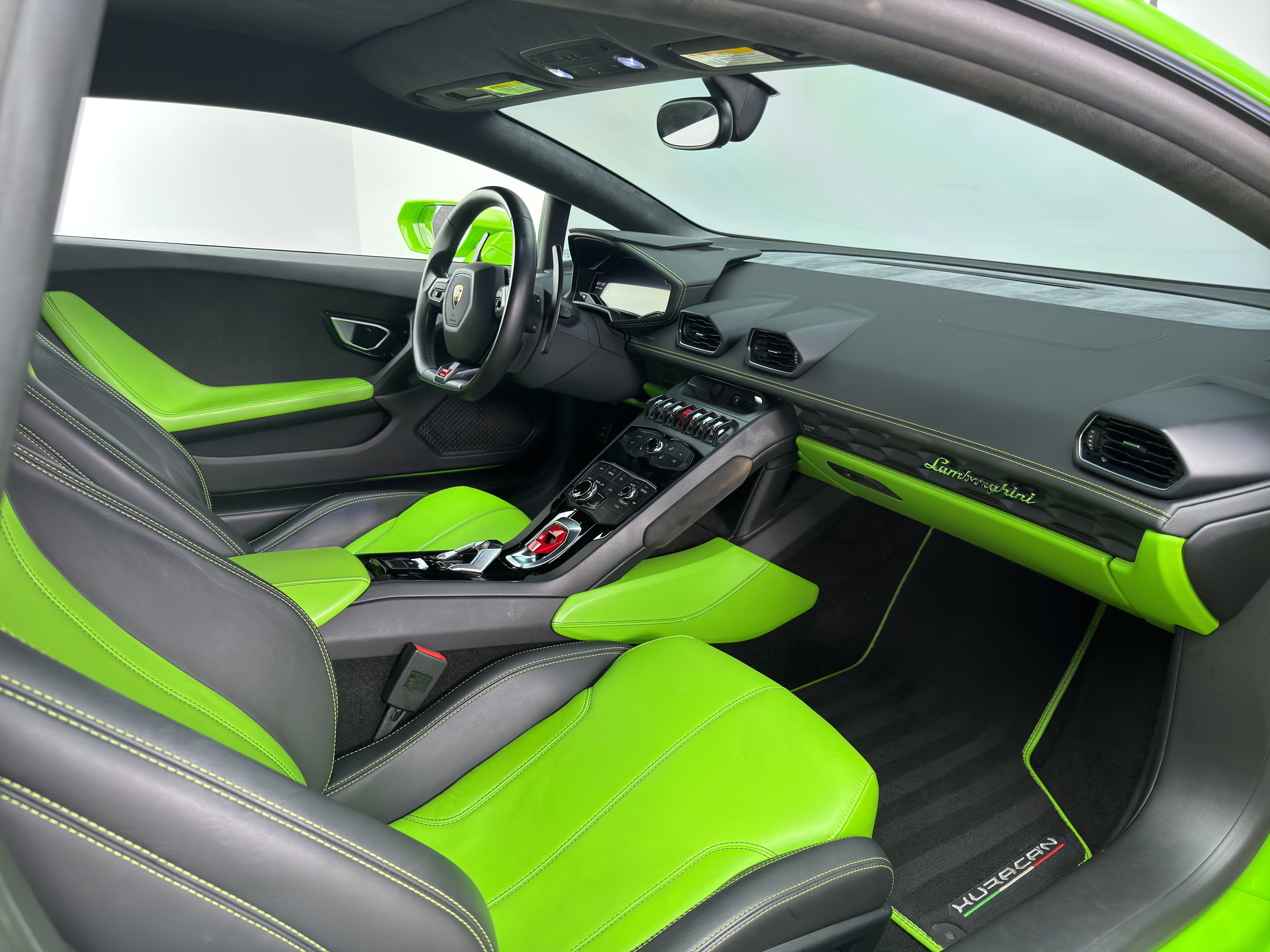 Used 2016 Lamborghini Huracan LP 610-4 AWD/4WD image 18
