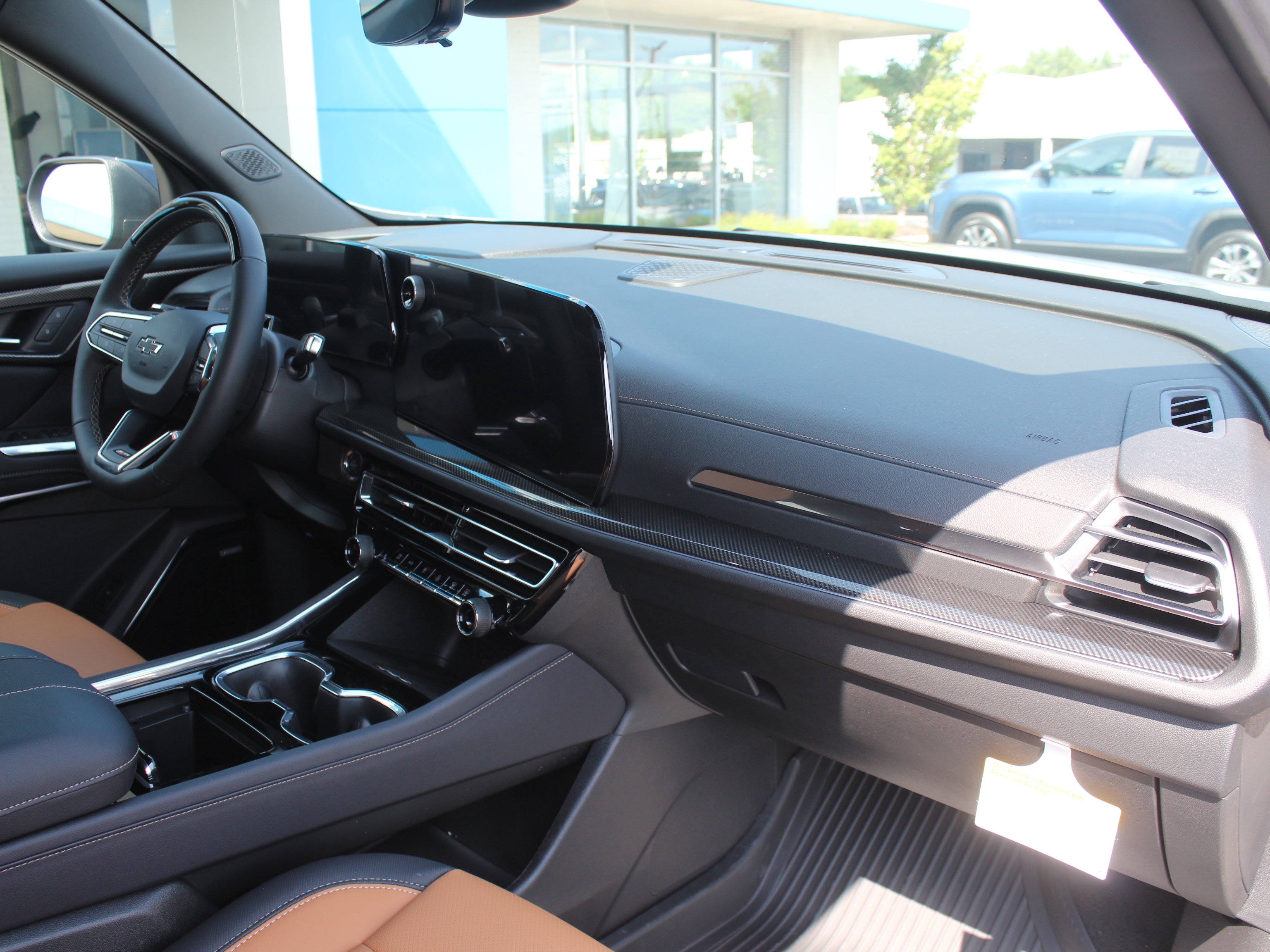 New 2027 Chevrolet Traverse Z71 w/ Enhanced Driving Package AWD/4WD image 26