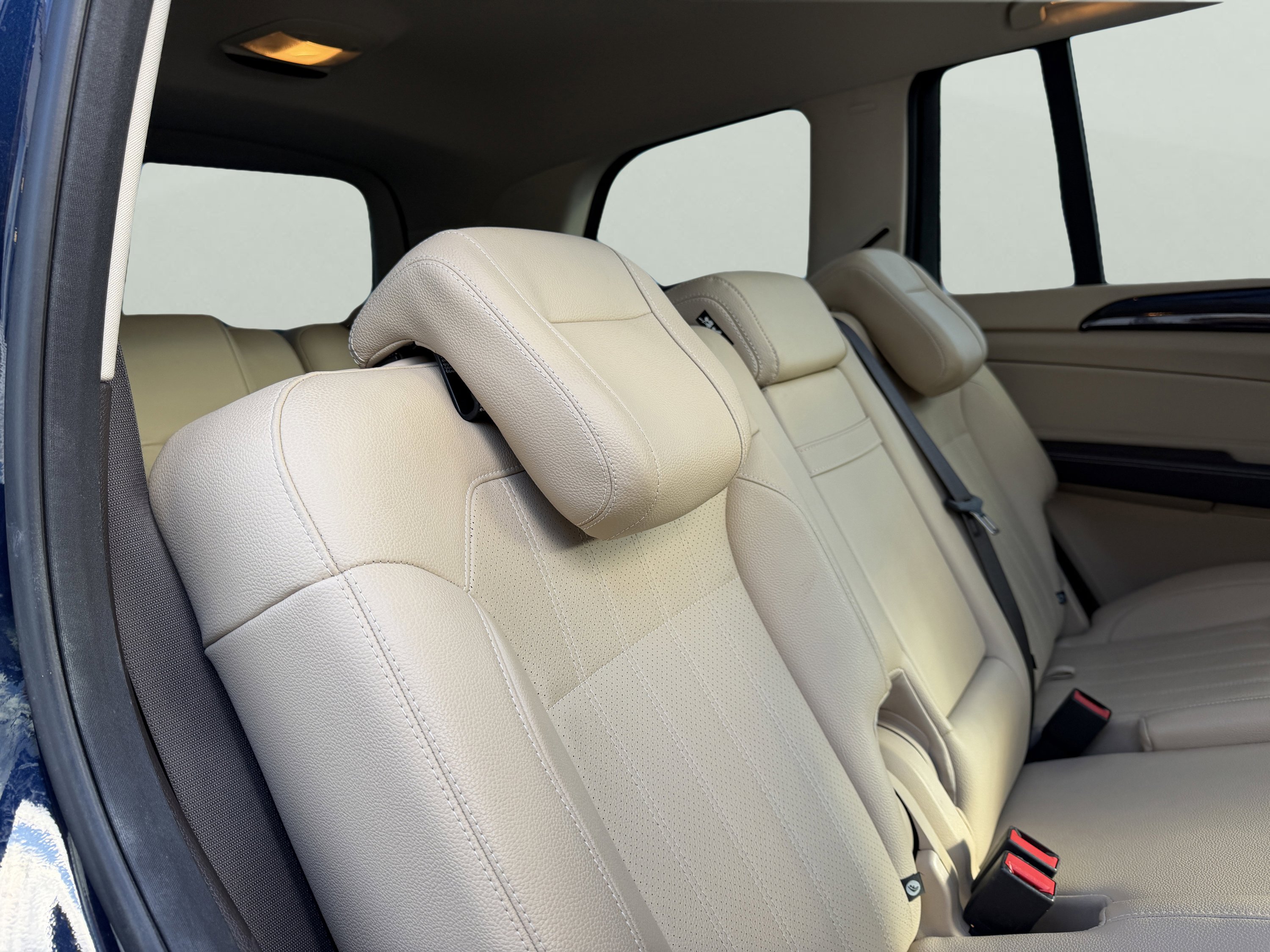 Used 2018 Mercedes-Benz GLS 450 4MATIC w/ Premium Package image 43