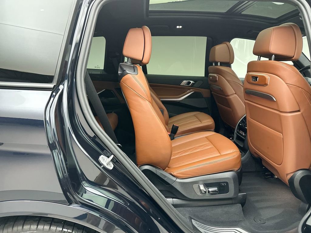 Used 2023 BMW X7 M60i w/ Executive Package image 7