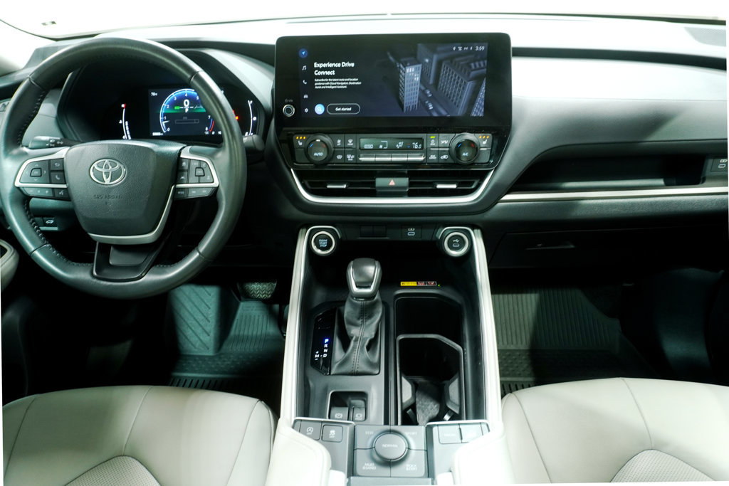 Used 2024 Toyota Grand Highlander AWD image 17