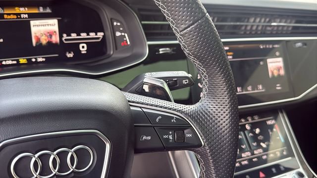 Used 2022 Audi RS Q8 image 32