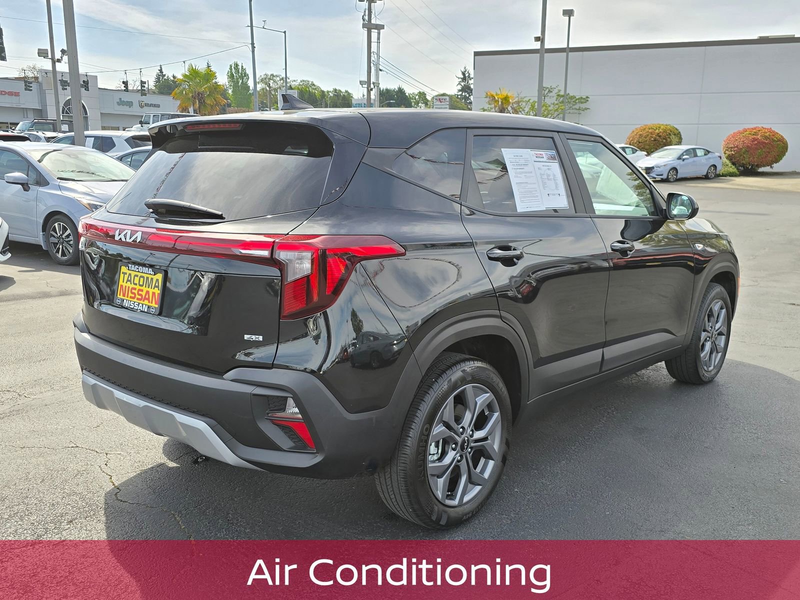 Used 2025 Kia Seltos LX AWD/4WD image 5
