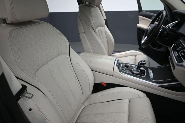 Used 2022 BMW X7 xDrive40i w/ Executive Package AWD/4WD image 25