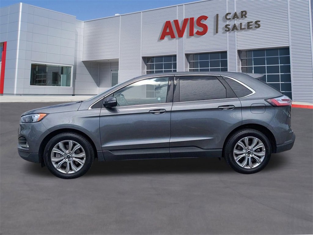Used 2024 Ford Edge Titanium image 2