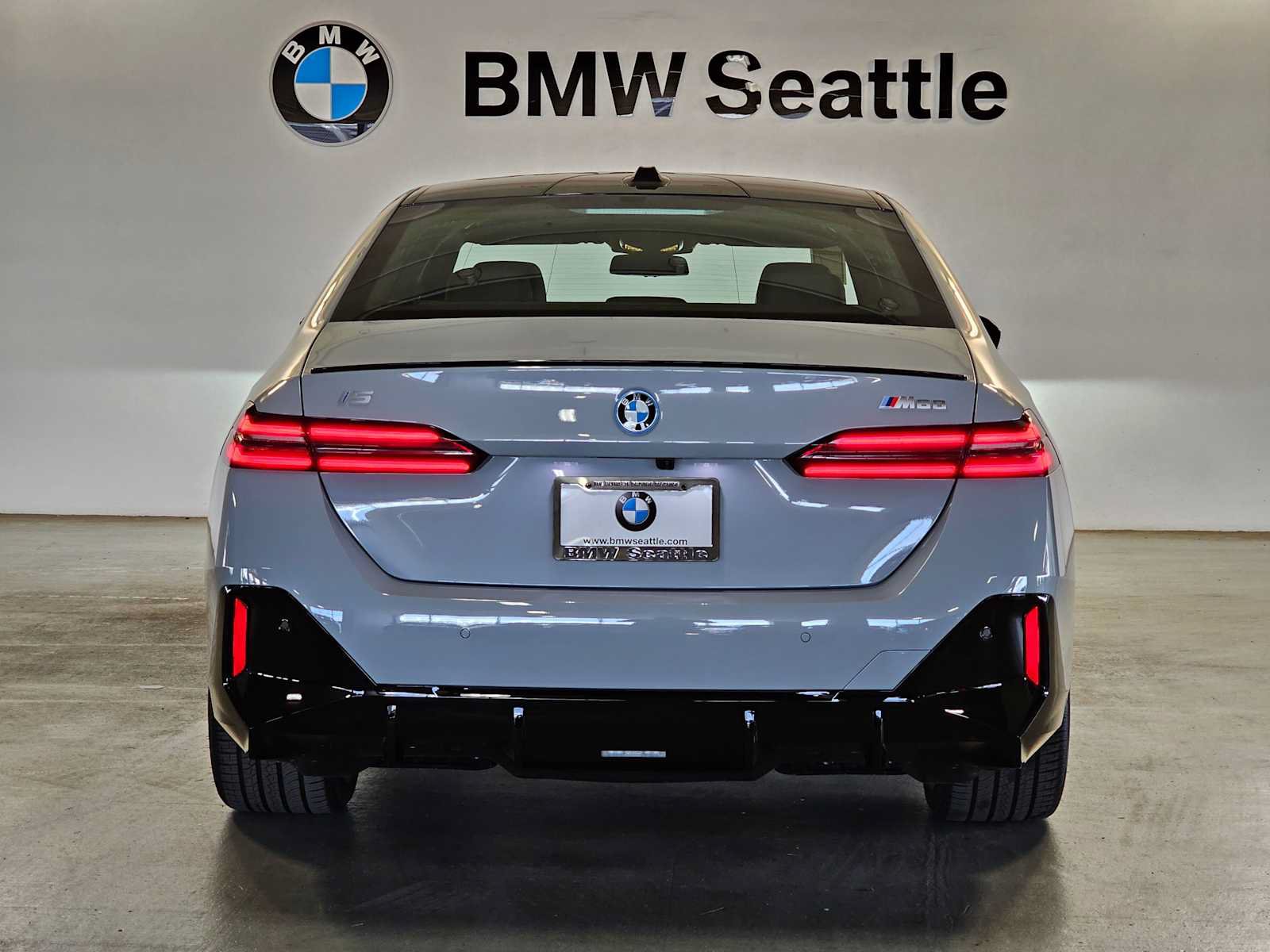 New 2026 BMW i5 M60 w/ Executive Package AWD/4WD image 5