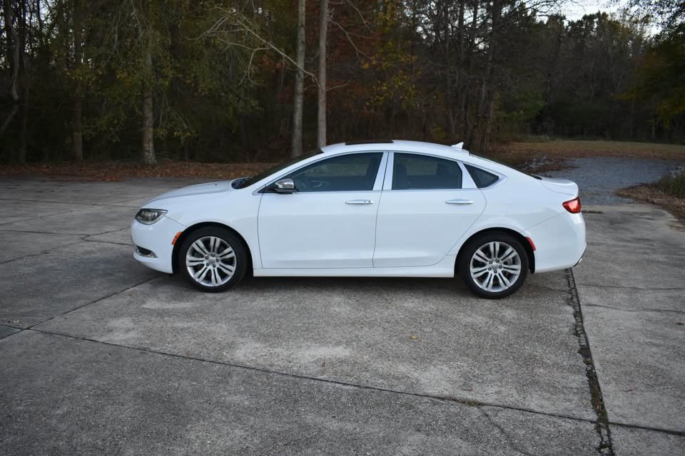 Used 2016 Chrysler 200 Limited w/ Anniversary Edition image 5