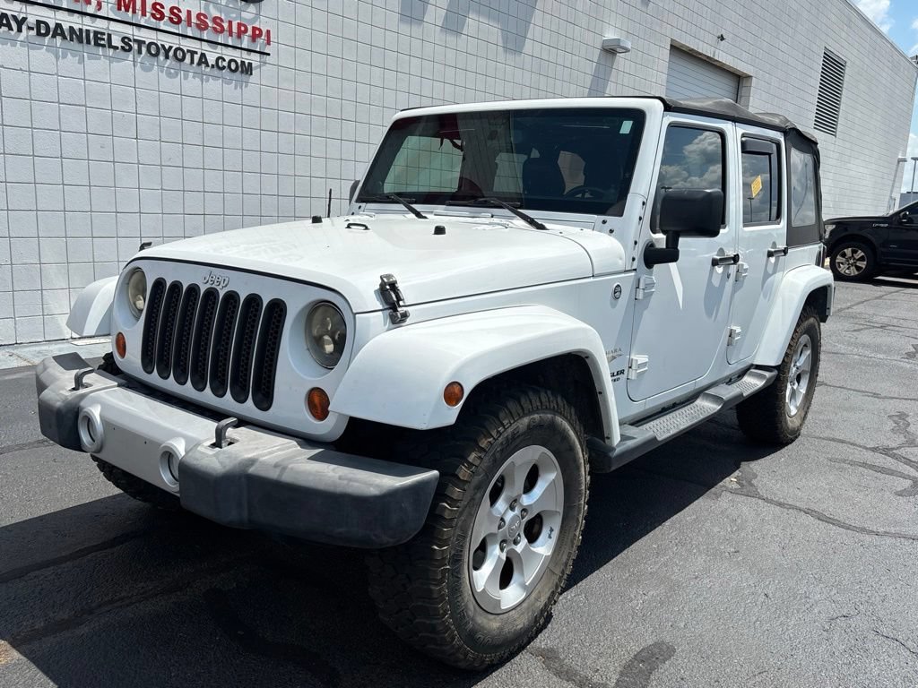 Used 2013 Jeep Wrangler Unlimited Sahara w/ Connectivity Group AWD/4WD image 1