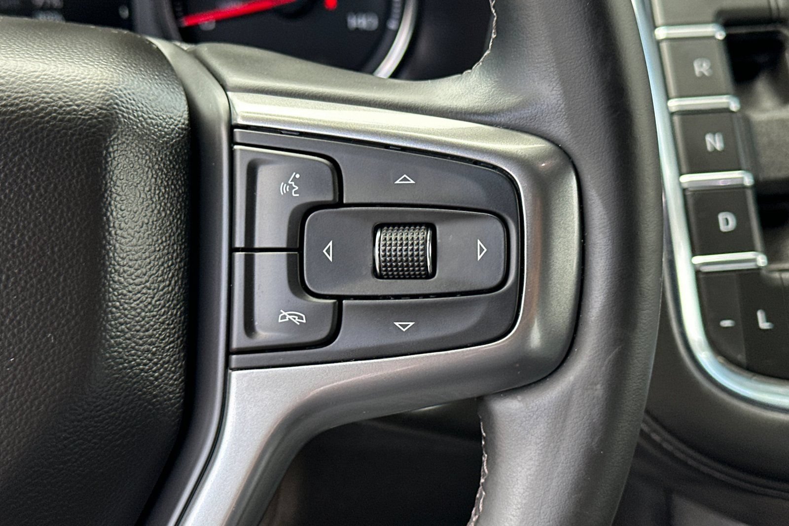Used 2024 Chevrolet Tahoe LS RWD image 33