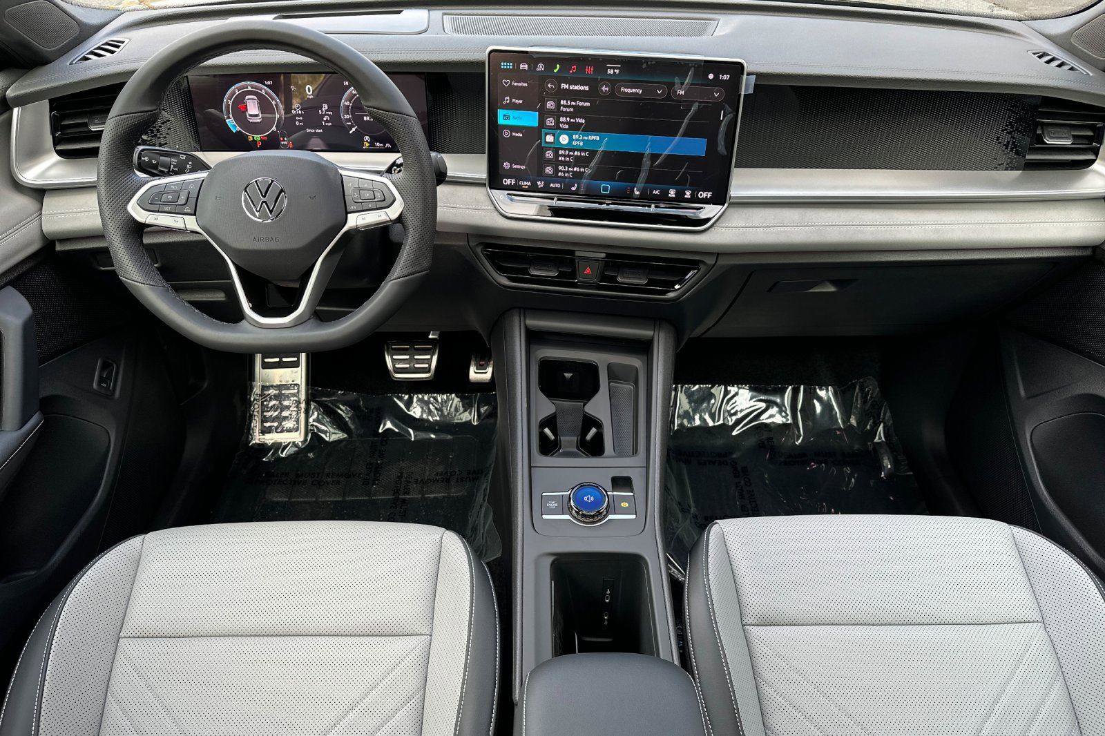 New 2026 Volkswagen Tiguan SE R-Line image 12