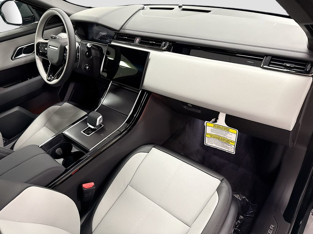 Certified 2026 Land Rover Range Rover Velar Dynamic SE AWD/4WD image 17
