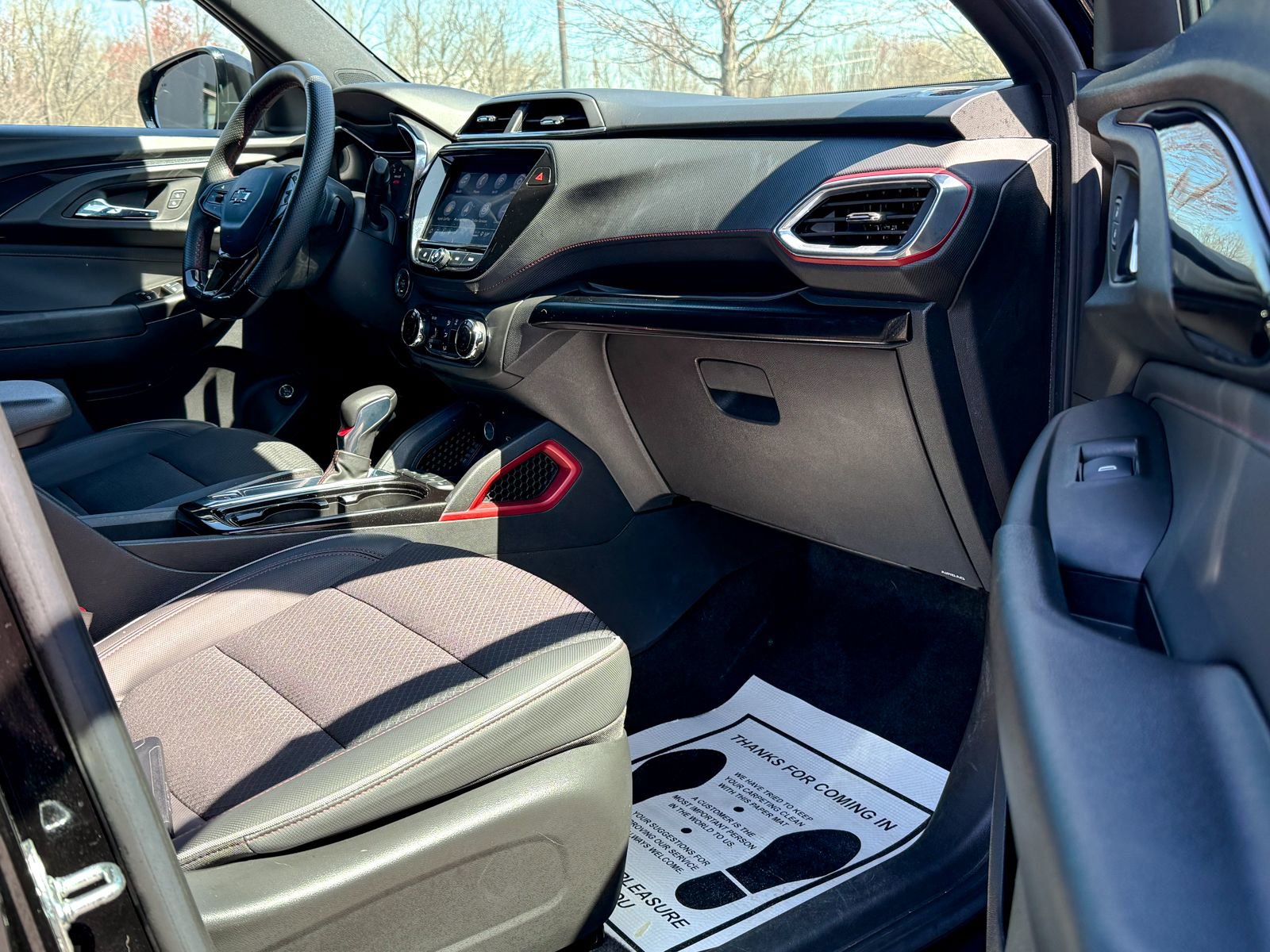 Used 2023 Chevrolet TrailBlazer RS w/ Sun and Liftgate Package image 15