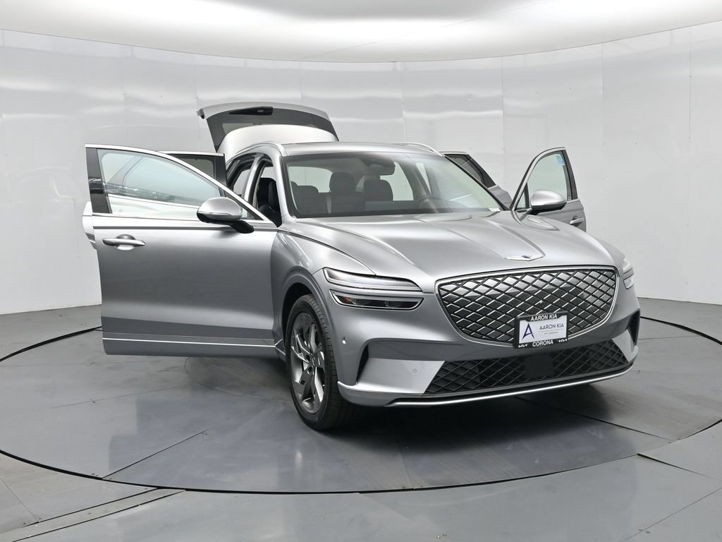 Used 2025 Genesis Electrified GV70 w/ Prestige Package AWD/4WD image 38