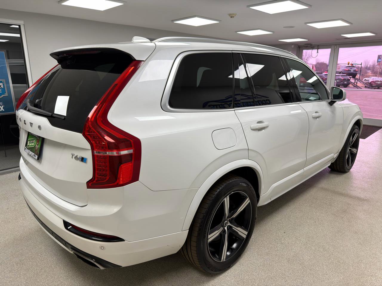 Used 2016 Volvo XC90 T6 R-Design w/ Protection Package AWD/4WD image 3