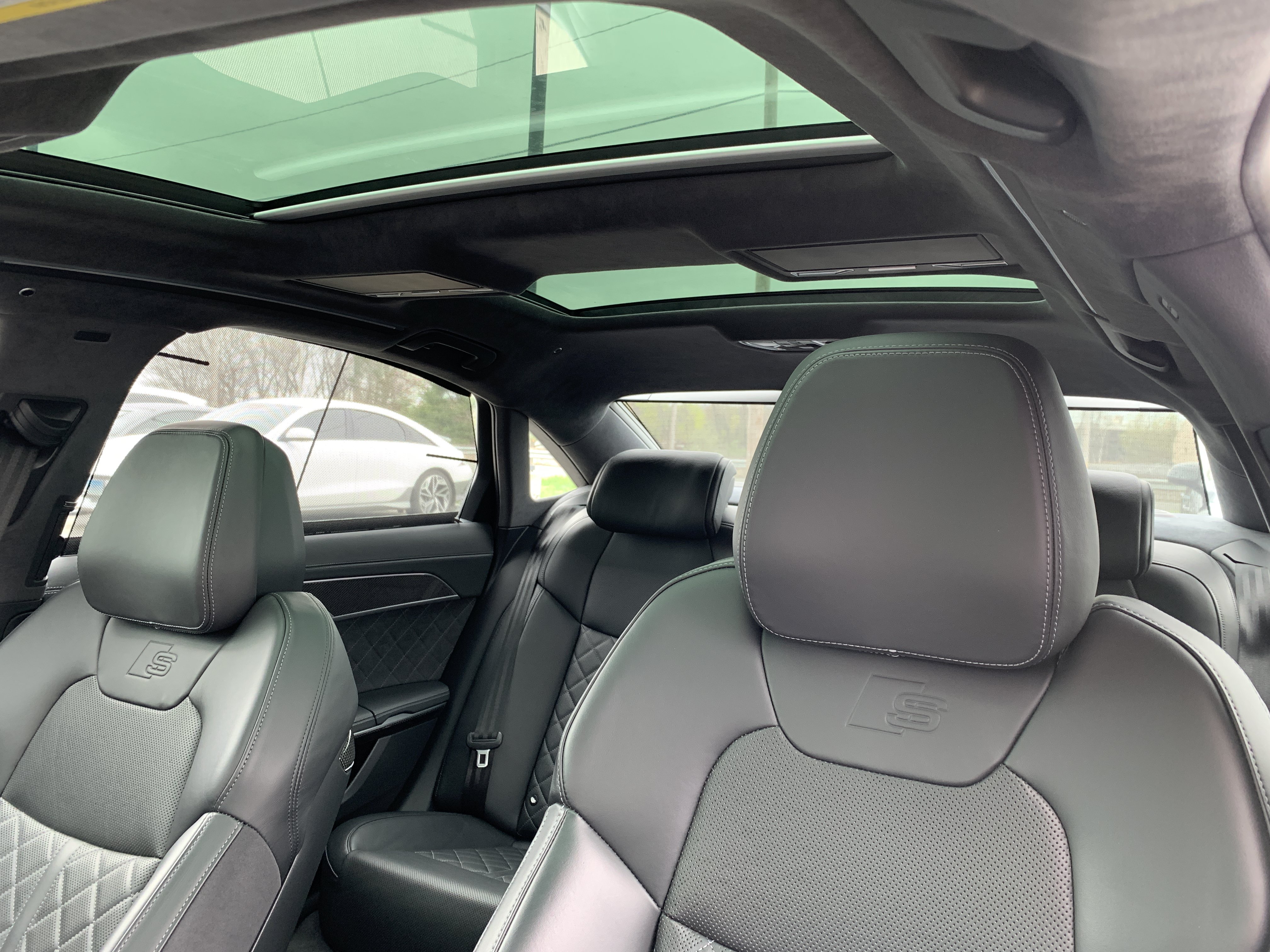 Certified 2023 Audi S8 w/ S8 Comfort Plus Package AWD/4WD image 11