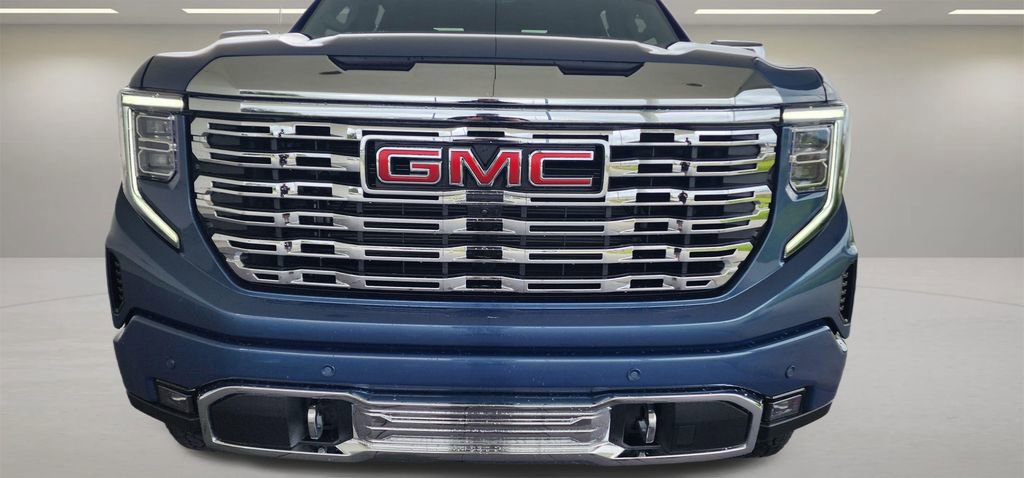 Used 2024 GMC Sierra 1500 Denali w/ Technology Package AWD/4WD image 3