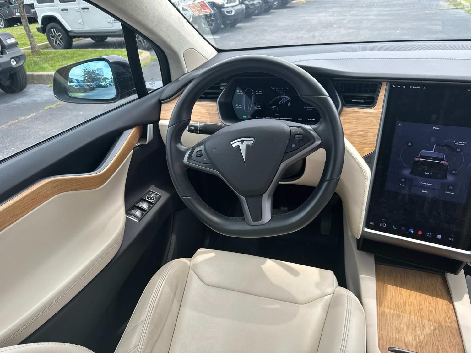 Used 2018 Tesla Model X 75D AWD/4WD image 26