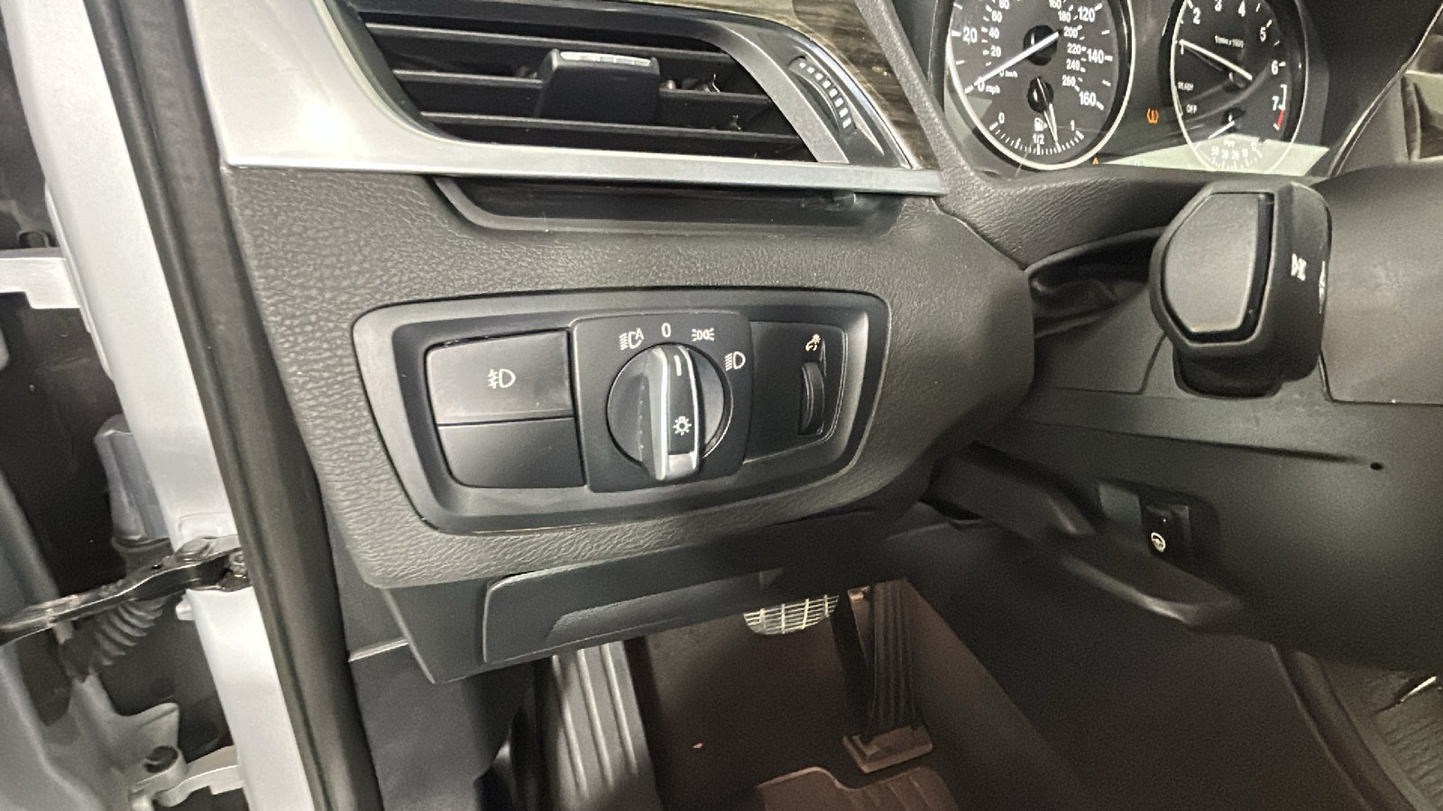 Used 2018 BMW X1 xDrive28i AWD/4WD image 23